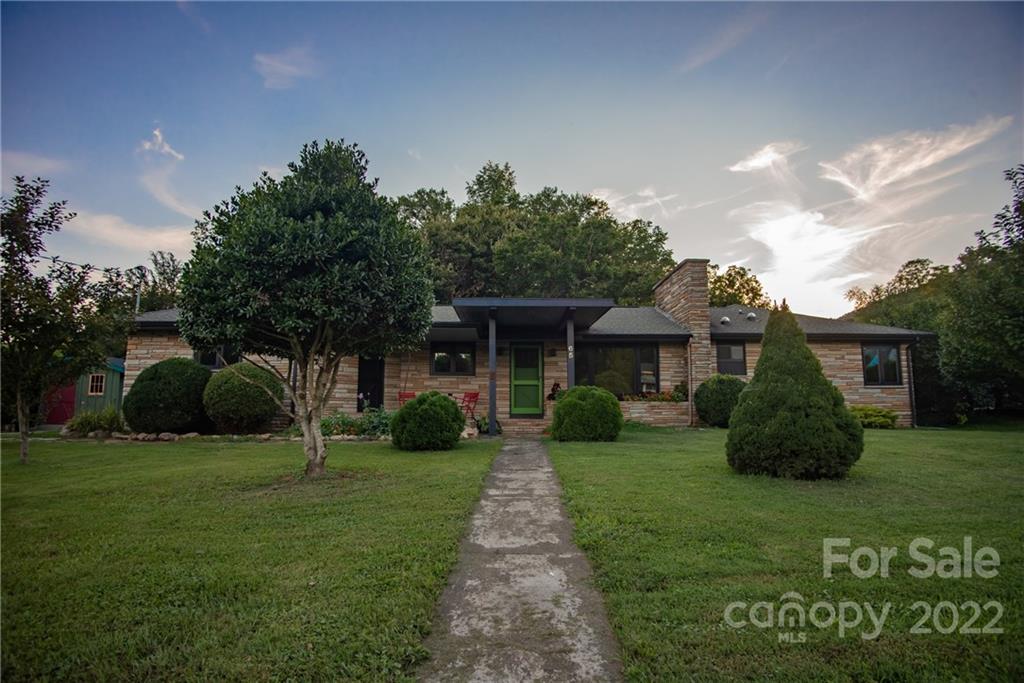 65 Summit Street Burnsville NC 28714