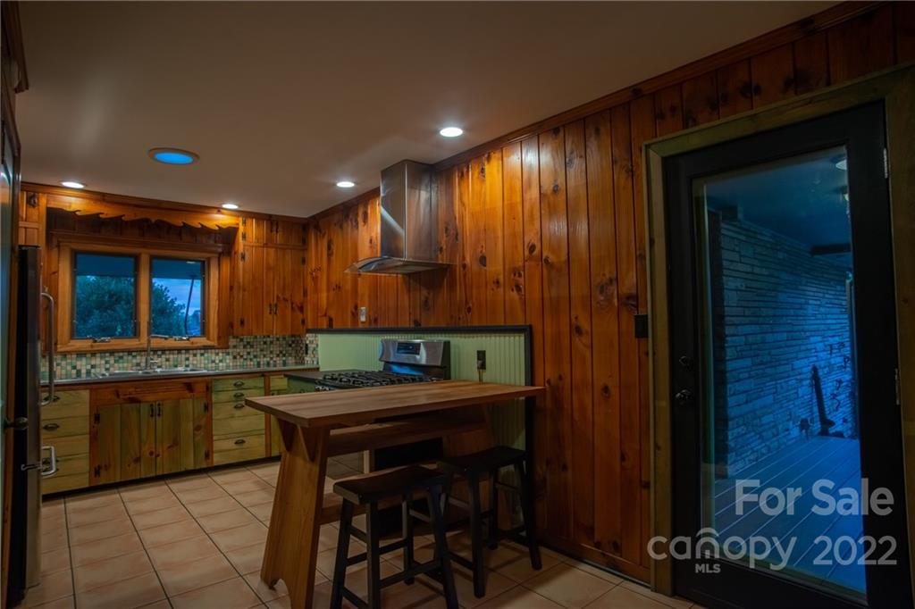 65 Summit Street Burnsville NC 28714