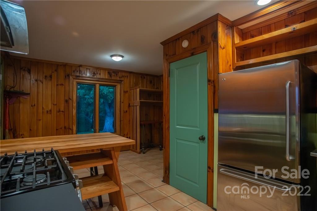 65 Summit Street Burnsville NC 28714
