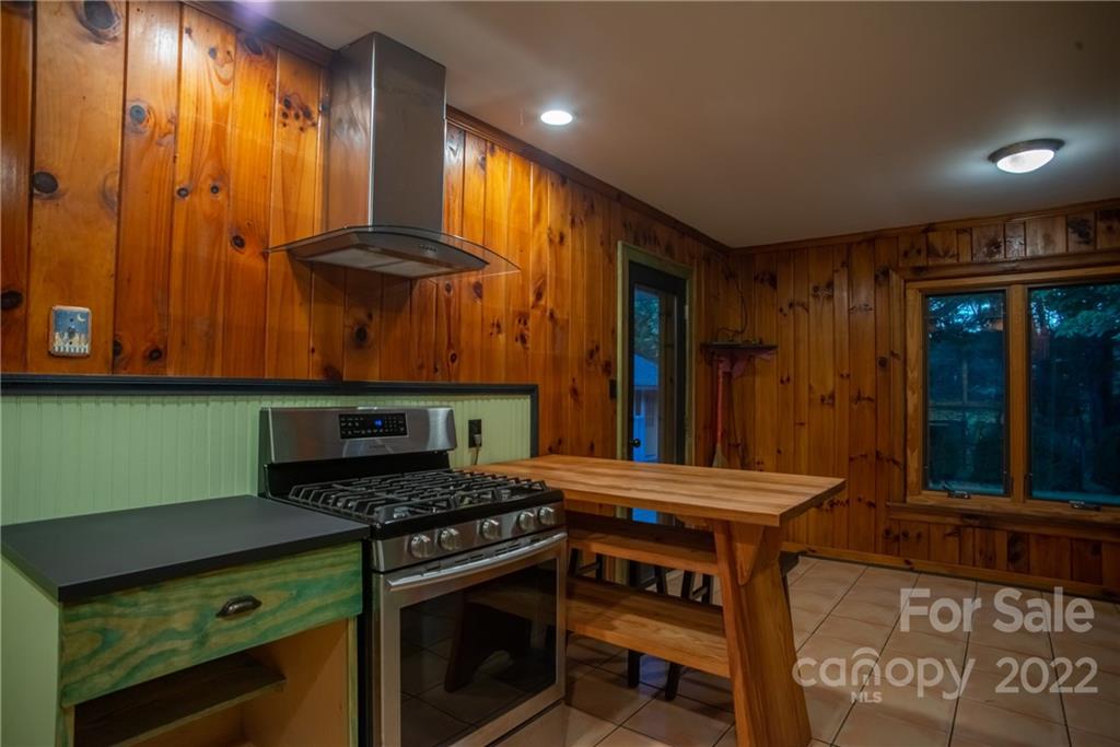 65 Summit Street Burnsville NC 28714