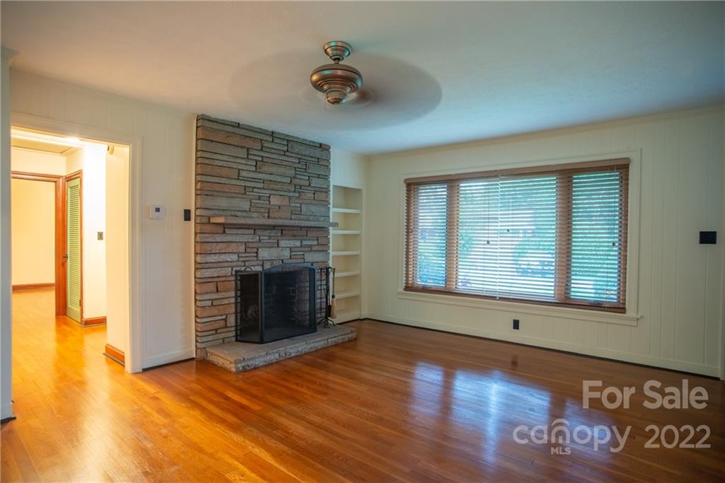 65 Summit Street Burnsville NC 28714