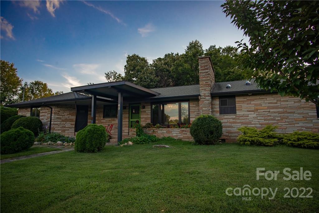 65 Summit Street Burnsville NC 28714