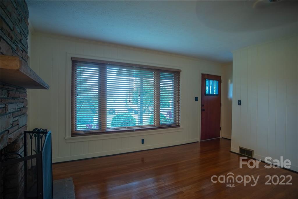 65 Summit Street Burnsville NC 28714