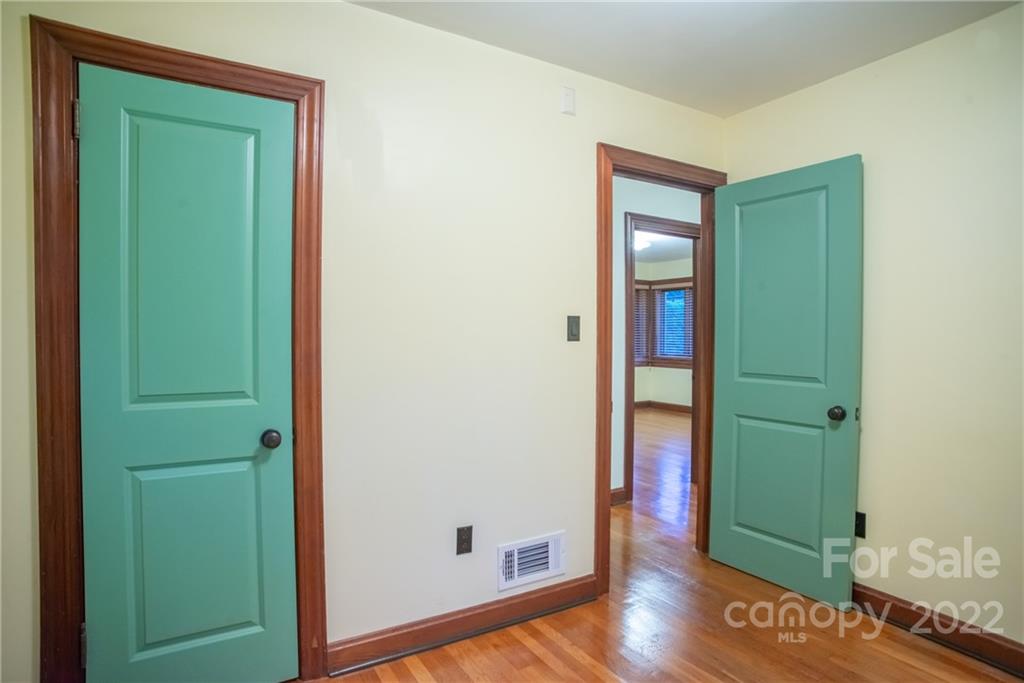65 Summit Street Burnsville NC 28714