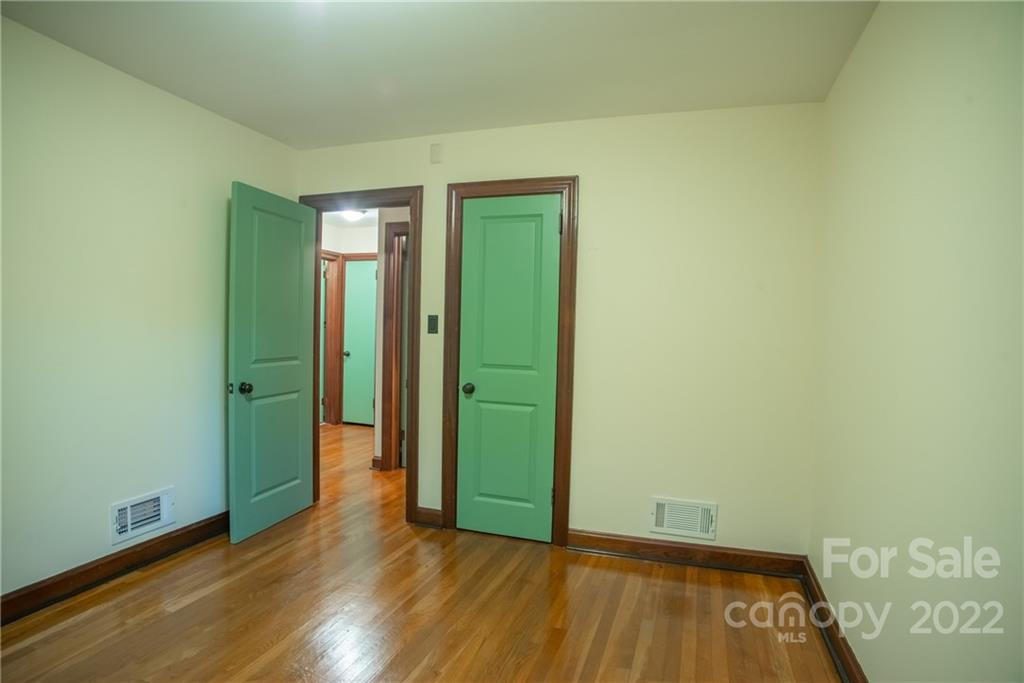 65 Summit Street Burnsville NC 28714