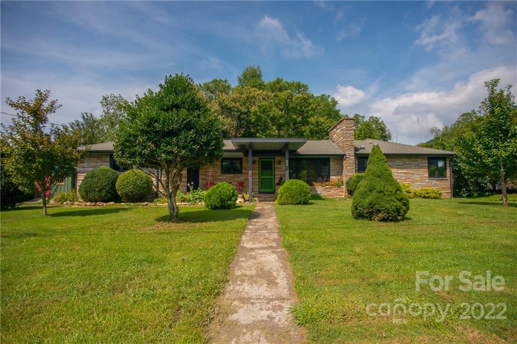 65 Summit Street Burnsville NC 28714