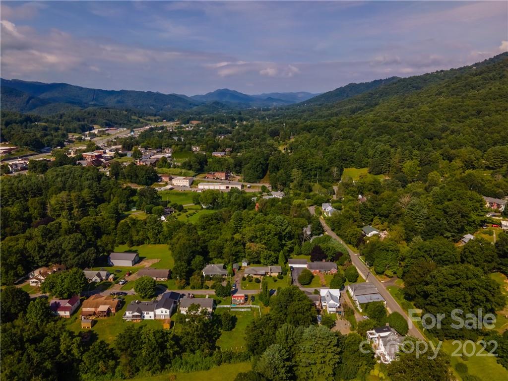 65 Summit Street Burnsville NC 28714