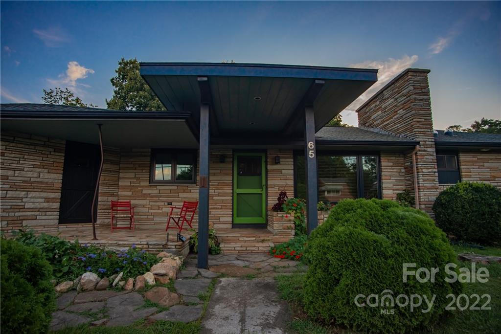 65 Summit Street Burnsville NC 28714