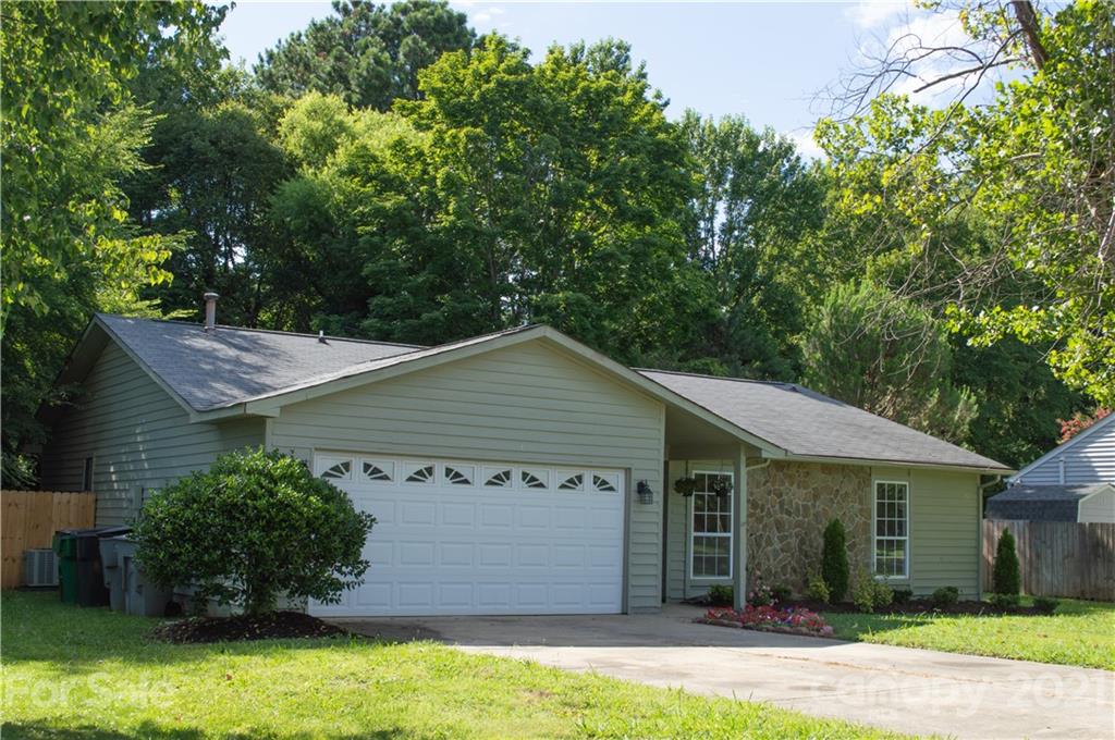 6502 Woodthrush Drive Charlotte NC 28227