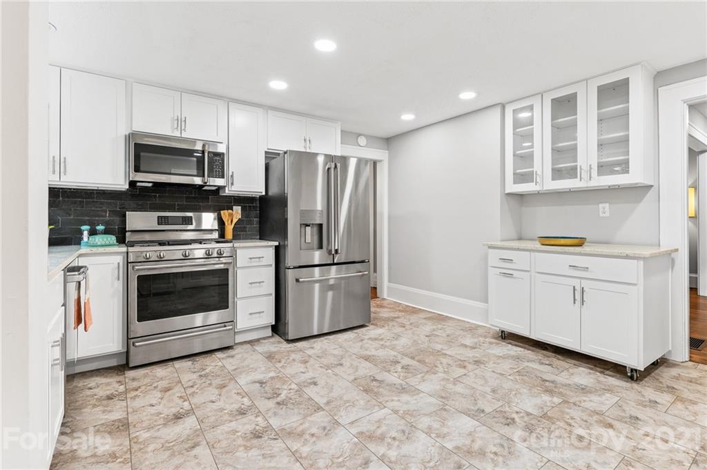 17 Howland Road Asheville NC 28804