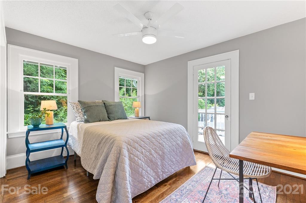 17 Howland Road Asheville NC 28804