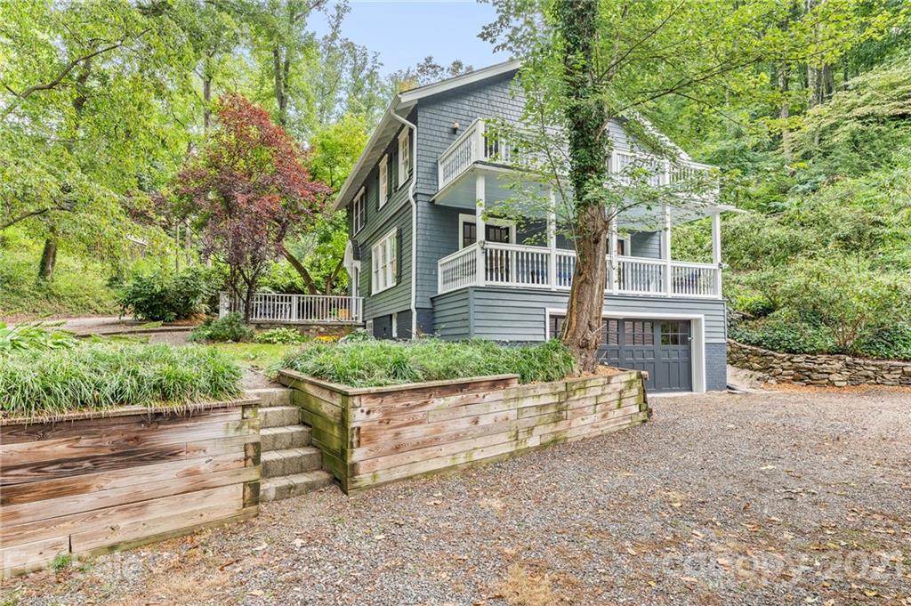 17 Howland Road Asheville NC 28804