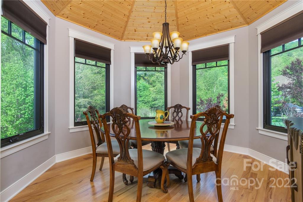 10 Heron Pond Lane Asheville NC 28805
