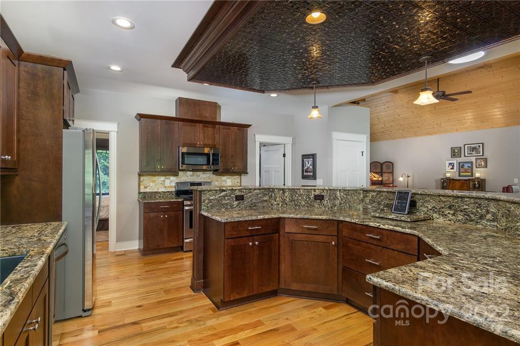 10 Heron Pond Lane Asheville NC 28805