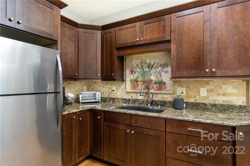 10 Heron Pond Lane Asheville NC 28805
