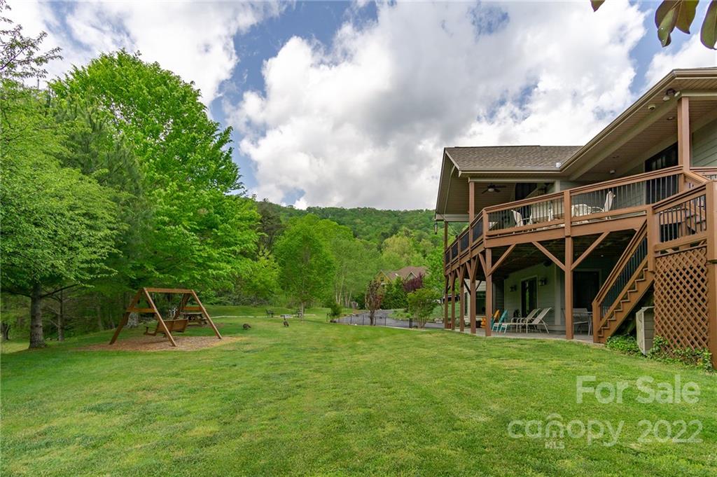 10 Heron Pond Lane Asheville NC 28805