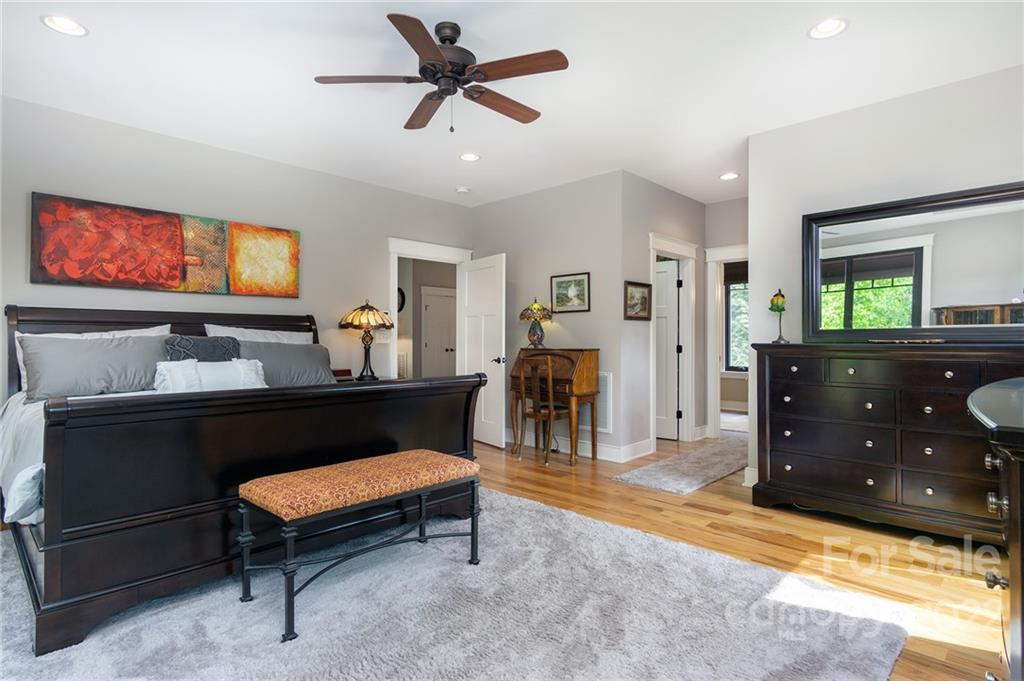 10 Heron Pond Lane Asheville NC 28805