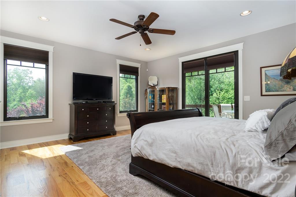 10 Heron Pond Lane Asheville NC 28805