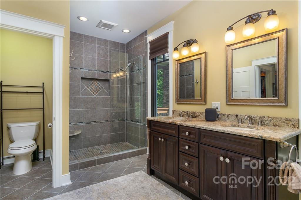 10 Heron Pond Lane Asheville NC 28805