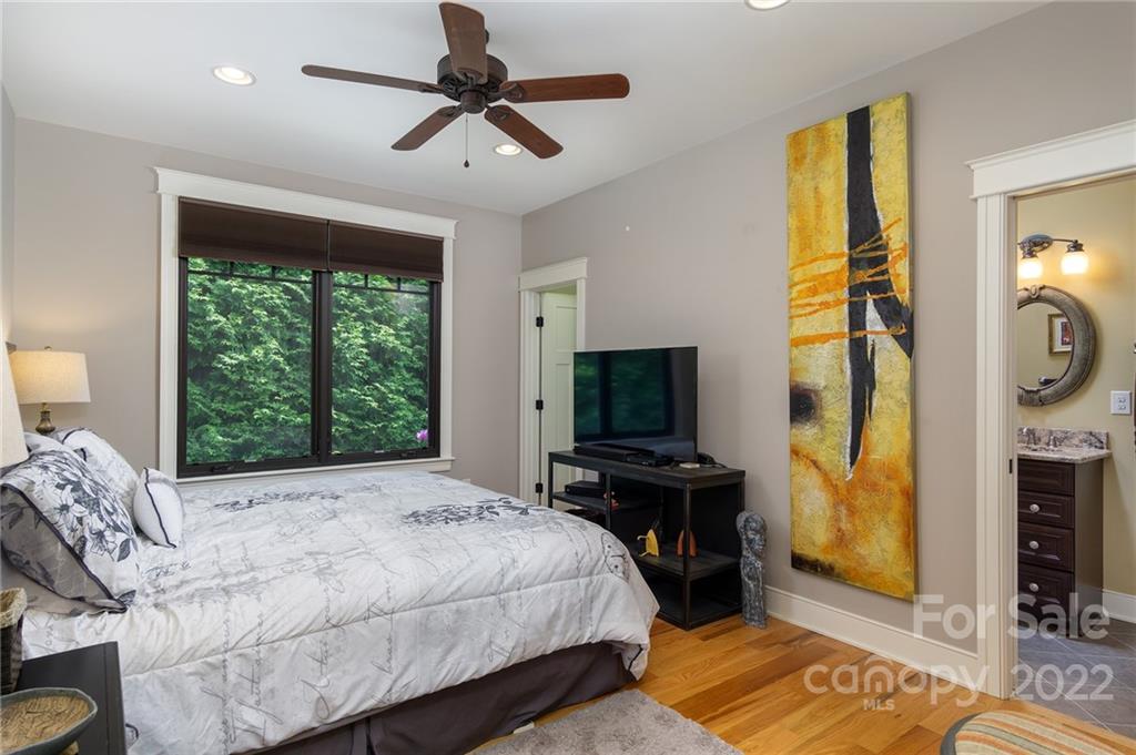10 Heron Pond Lane Asheville NC 28805