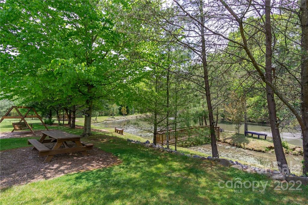 10 Heron Pond Lane Asheville NC 28805