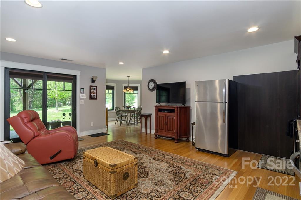 10 Heron Pond Lane Asheville NC 28805