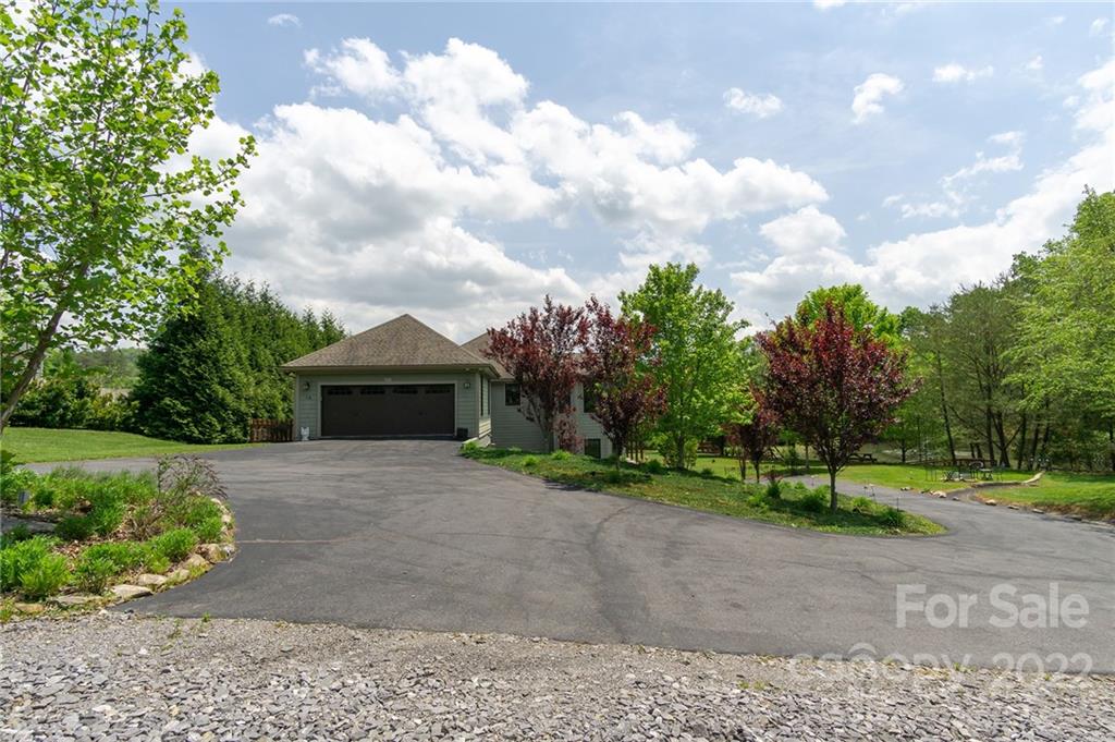 10 Heron Pond Lane Asheville NC 28805