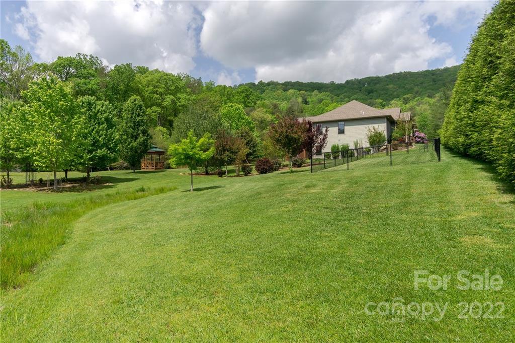 10 Heron Pond Lane Asheville NC 28805