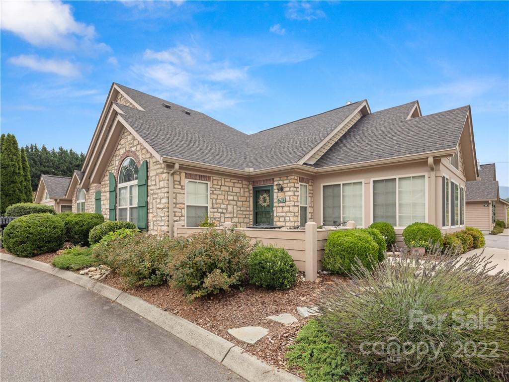 74 Mountain Meadow Circle Weaverville NC 28787