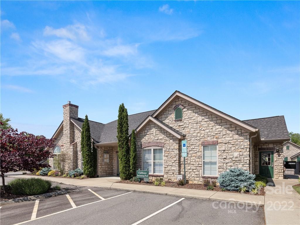 74 Mountain Meadow Circle Weaverville NC 28787