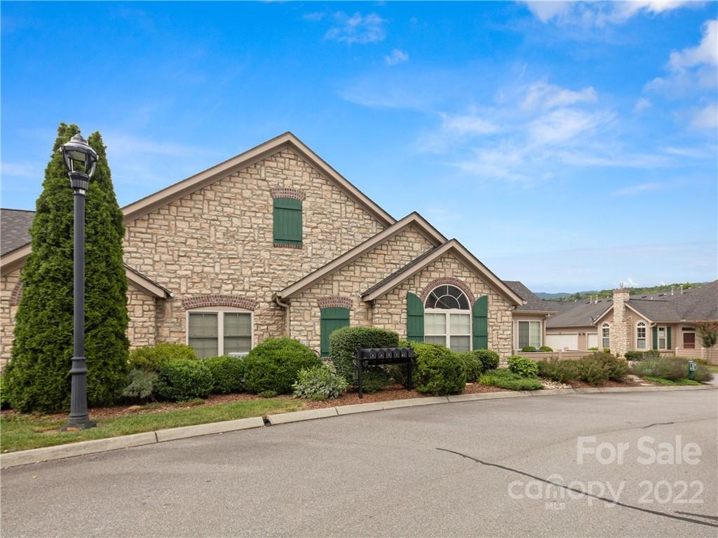 74 Mountain Meadow Circle Weaverville NC 28787