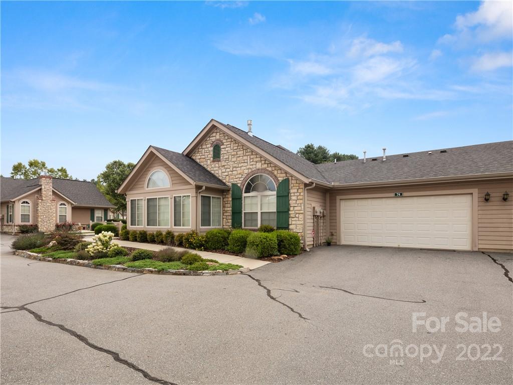 74 Mountain Meadow Circle Weaverville NC 28787