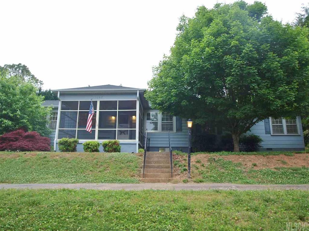 1082 16th Avenue NW Hickory NC 28601