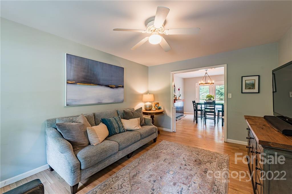 10 Peace Street Asheville NC 28806