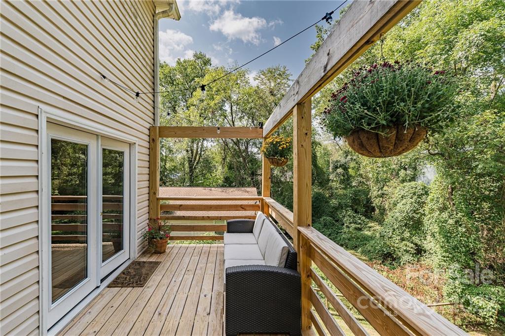 10 Peace Street Asheville NC 28806