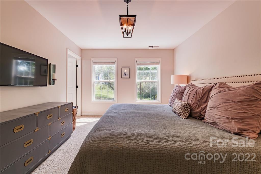 10 Peace Street Asheville NC 28806