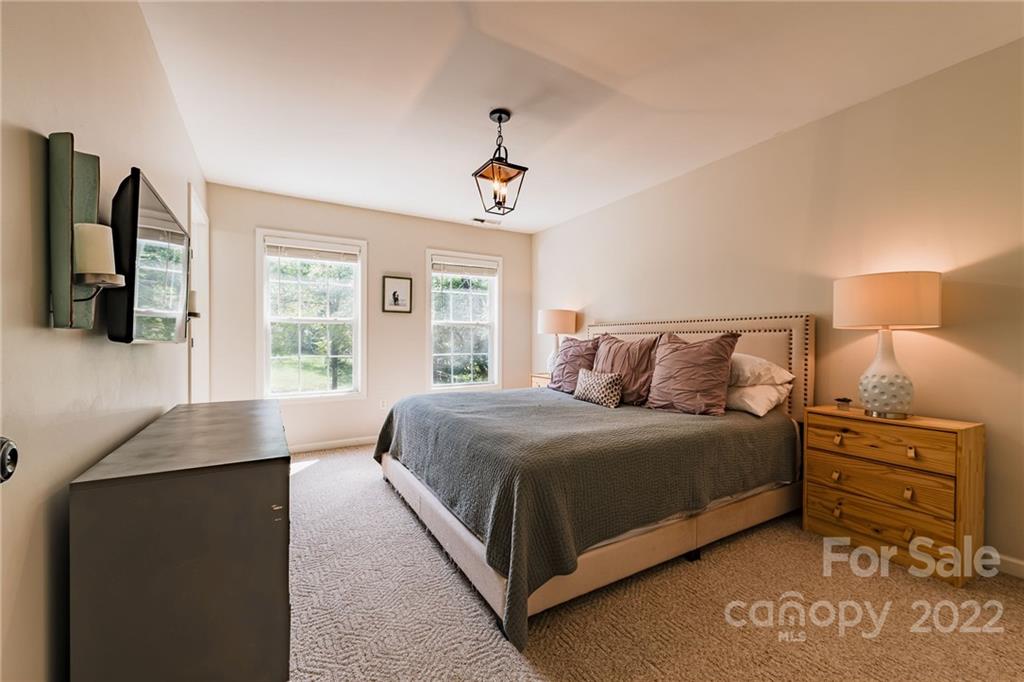 10 Peace Street Asheville NC 28806