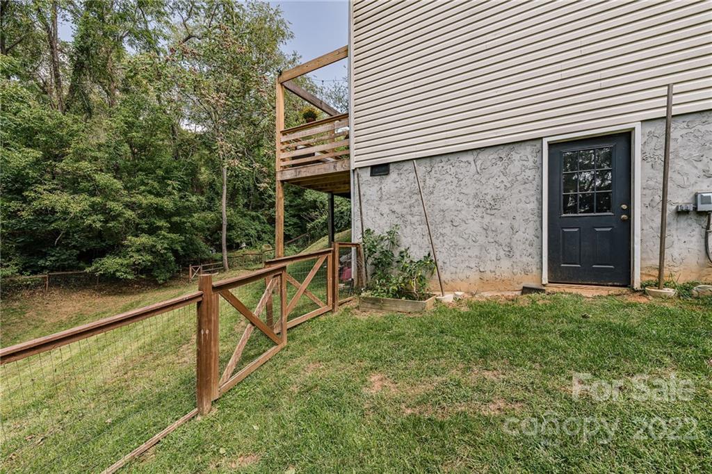 10 Peace Street Asheville NC 28806