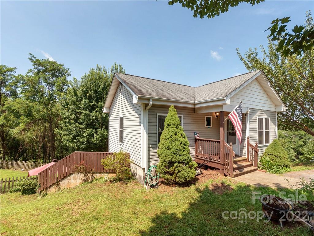 137 Grove Hills Drive Flat Rock NC 28731