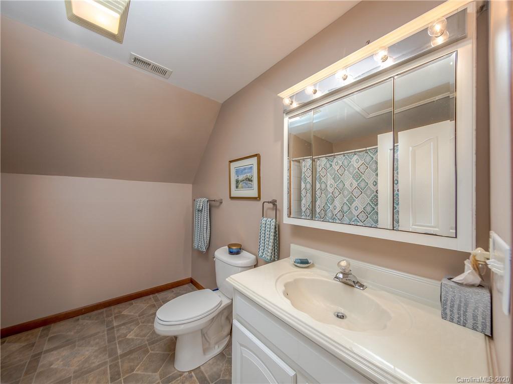 105 Farm Valley Court Weaverville NC 28787