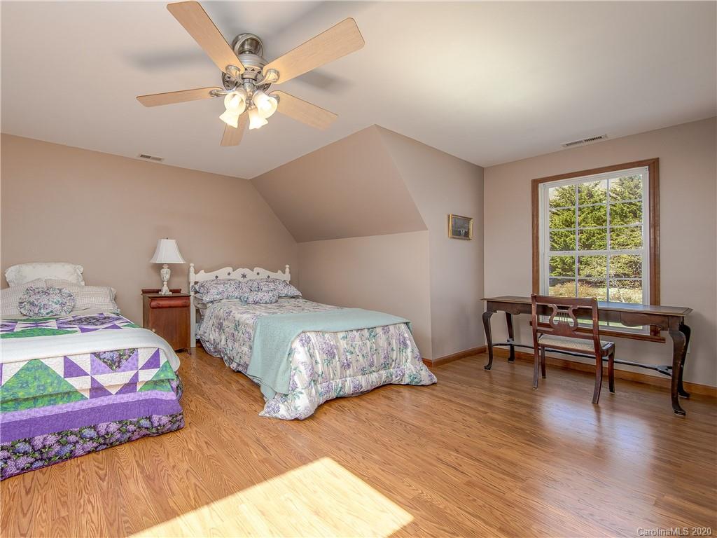 105 Farm Valley Court Weaverville NC 28787