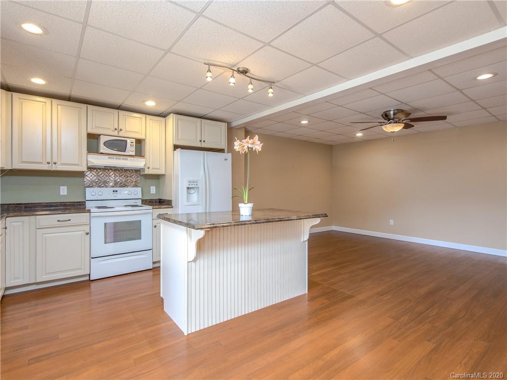 105 Farm Valley Court Weaverville NC 28787