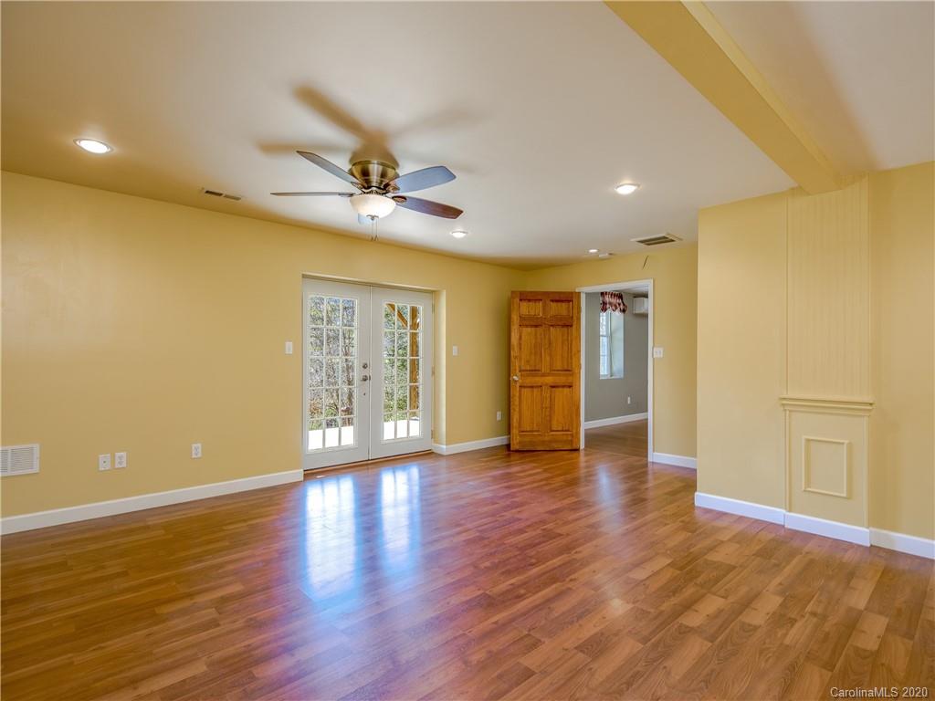105 Farm Valley Court Weaverville NC 28787