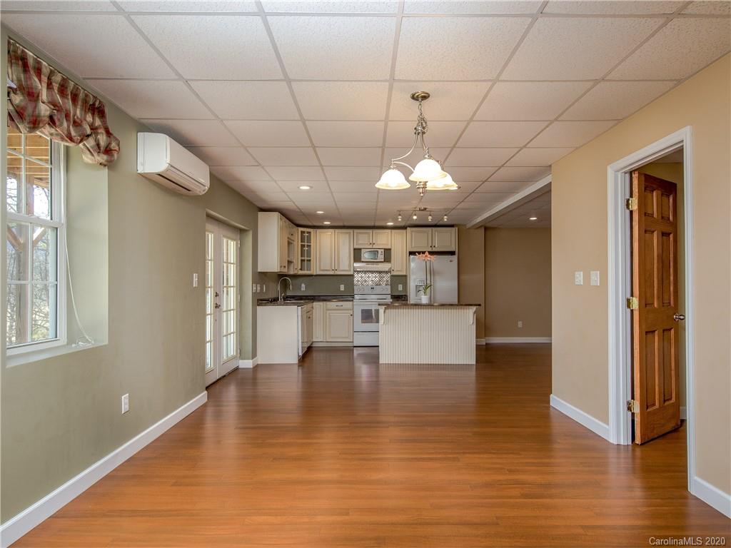 105 Farm Valley Court Weaverville NC 28787