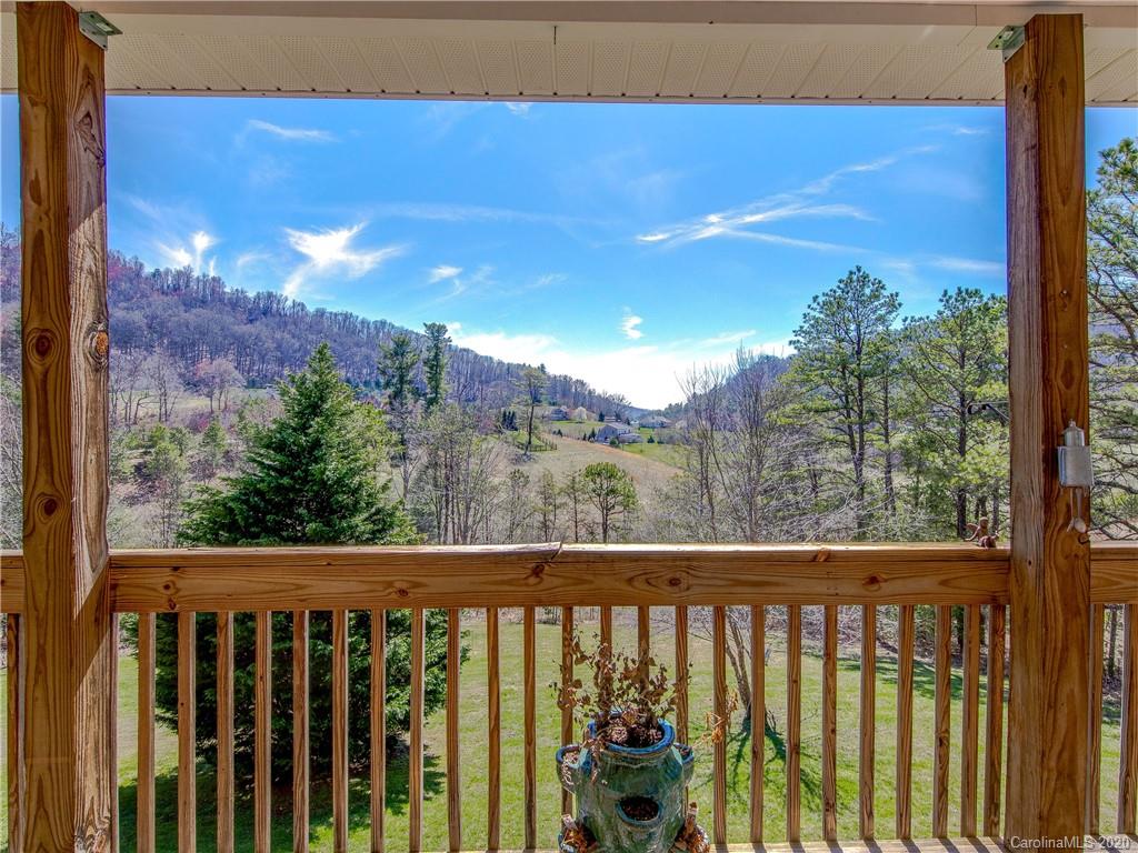105 Farm Valley Court Weaverville NC 28787