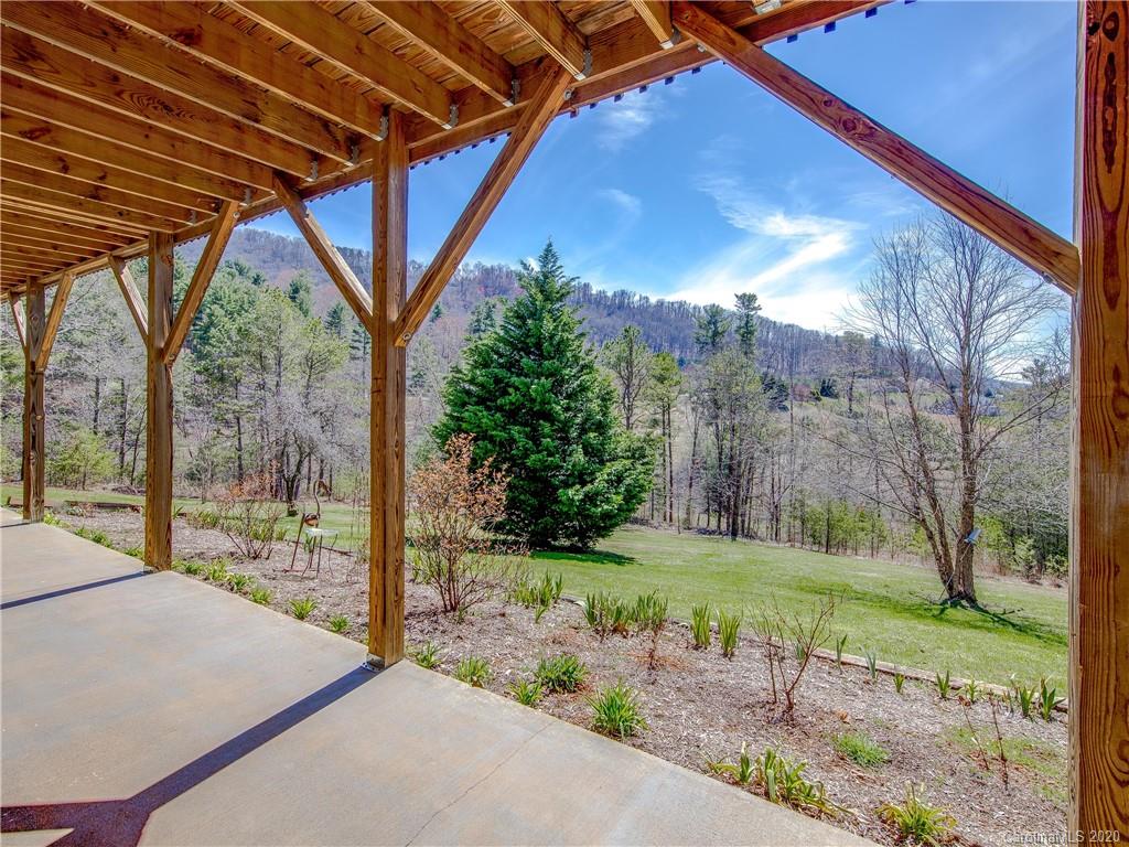 105 Farm Valley Court Weaverville NC 28787