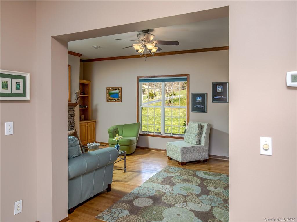 105 Farm Valley Court Weaverville NC 28787