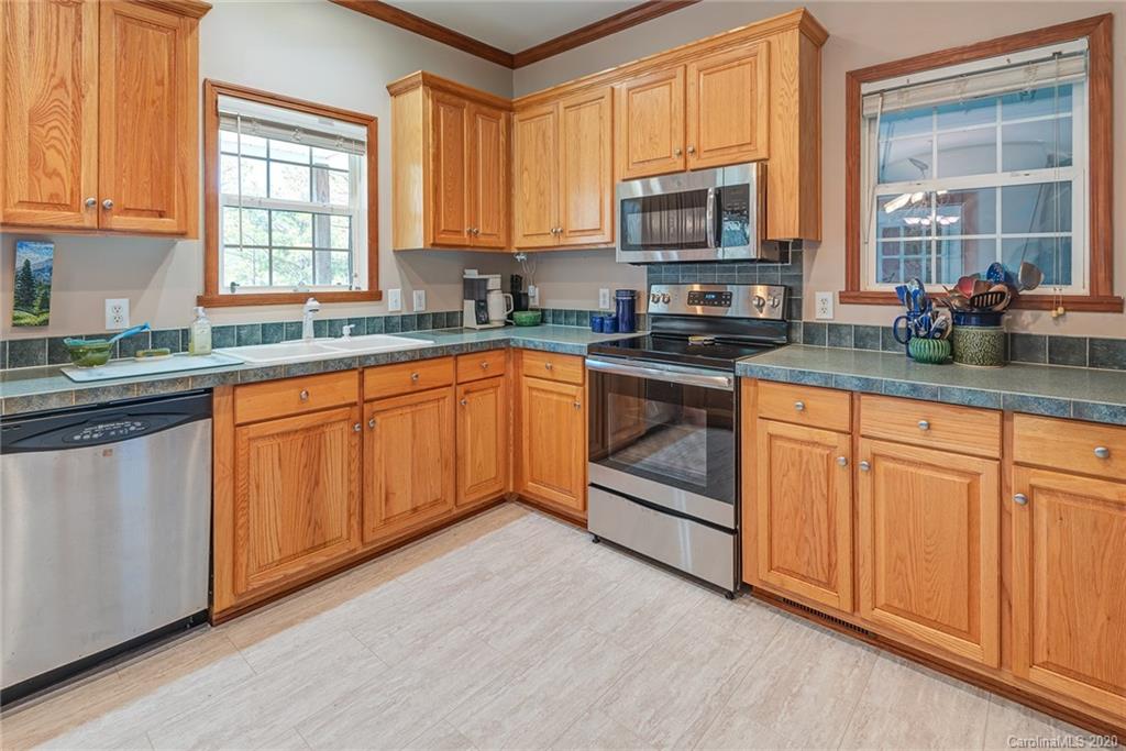 105 Farm Valley Court Weaverville NC 28787