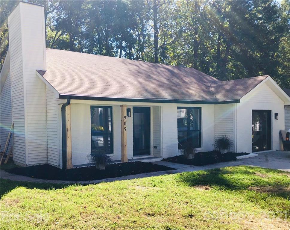 909 Highland Mist Lane Charlotte NC 28215