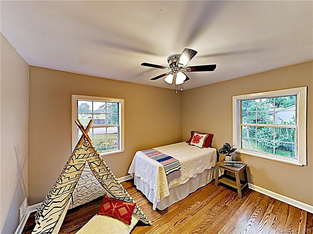 11 Tarheel Lane Brevard NC 28712